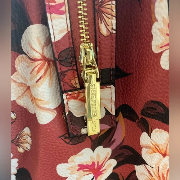 EUC 3 pcs. Steve Madden Red Floral Tote With Matching Crossbody and Zipper Bag - Picture 13 of 15